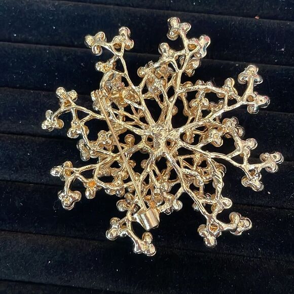 PEARL FLOWER BROOCH - Picture 4 of 5